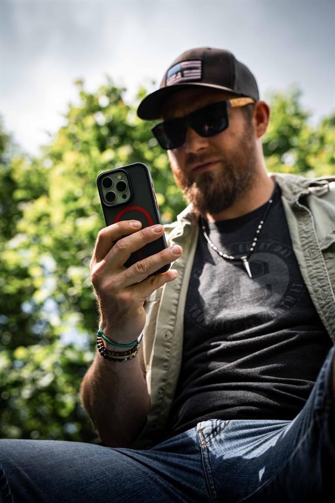 apple-iphone-15-pro-tactical-magforce-hyperstealth-20-hatlap-tok-fekete-piros_3.jpg