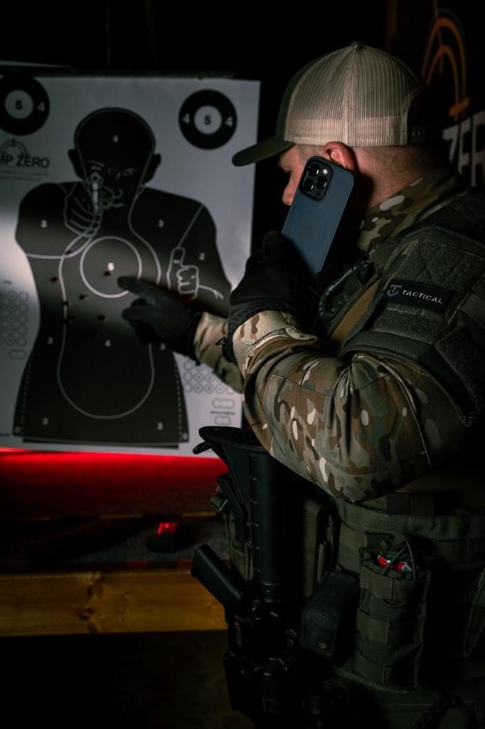 apple-iphone-15-tactical-magforce-hyperstealth-20-hatlap-tok-asphalt_4.jpg